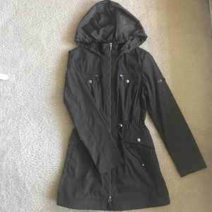 LAUNDRY BY SHELLI SEGAL Lightweight Rain Jacket